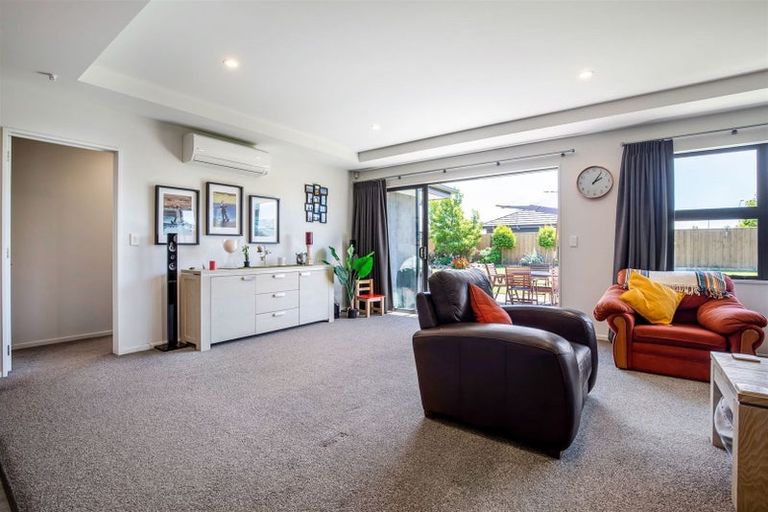 Photo of property in 85 Shillingford Boulevard, Rolleston, 7615