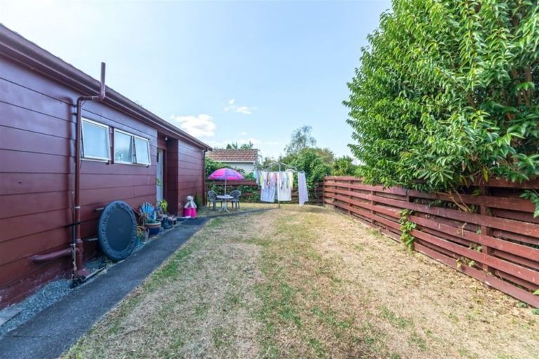 Photo of property in 2/159 Te Atatu Road, Te Atatu South, Auckland, 0610