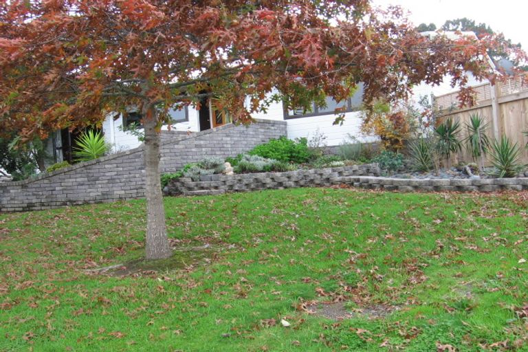 Photo of property in 2 Windfall Grove, Greenhithe, Auckland, 0632