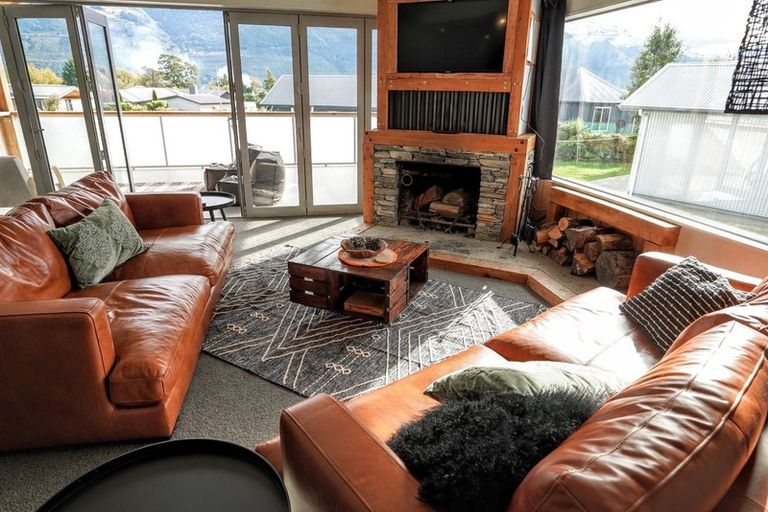 Photo of property in 8 Invincible Drive, Glenorchy, 9372