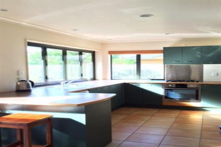 Photo of property in 2/11 Carniew Place, Dannemora, Auckland, 2016