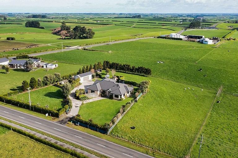 Photo of property in 393 Ketemarae Road, Normanby, Hawera, 4675