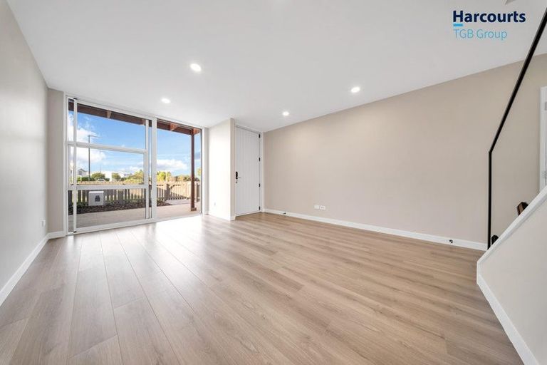 Photo of property in 3 Karikari Crescent, Takanini, 2112