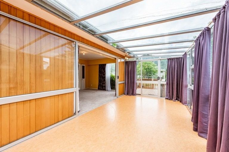 Photo of property in 44 California Drive, Totara Park, Upper Hutt, 5018