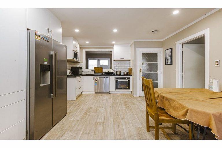 Photo of property in 12 Luke Place, Otara, Auckland, 2023