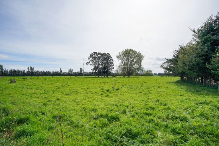 Photo of property in 9 Riverside Road, Oreti Plains, Winton, 9783