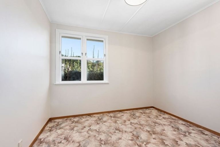 Photo of property in 13 Molloys Road, Te Marua, Upper Hutt, 5018