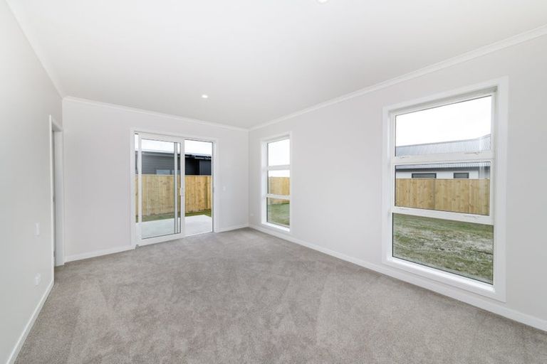 Photo of property in 61 Atlantic Drive, Fitzherbert, Palmerston North, 4410