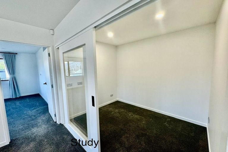 Photo of property in 12 Caldwell Place, Pinehill, Auckland, 0632