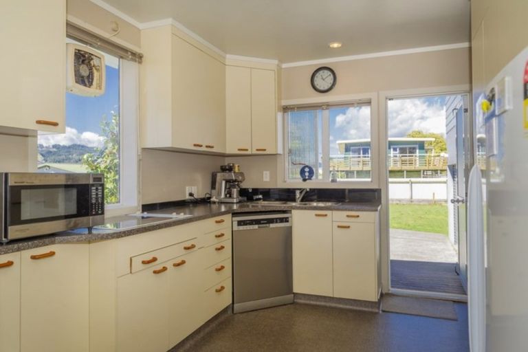 Photo of property in 16 Hannan Road, Whitianga, 3510