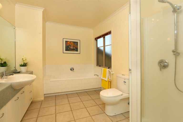 Photo of property in 17 Pippen Court, Henderson, Auckland, 0612