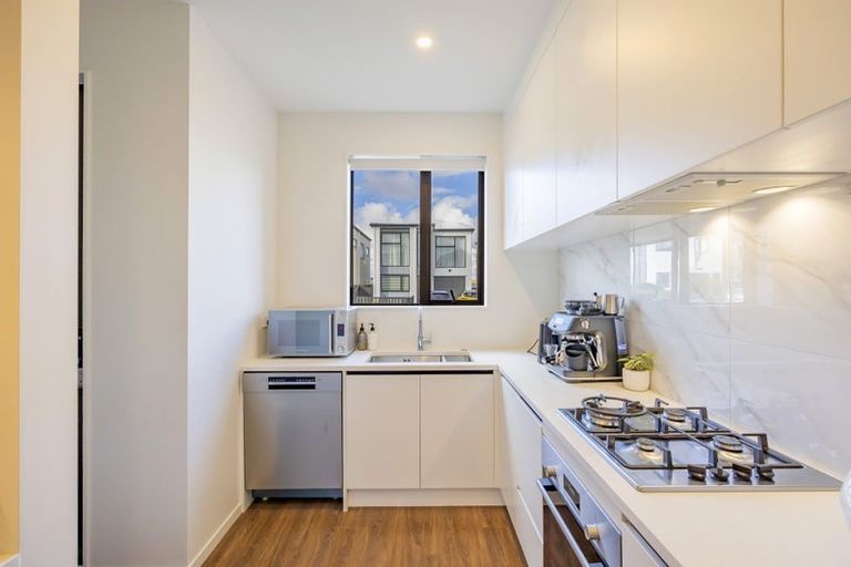 Photo of property in 27 Coast Garden Drive, Hobsonville, Auckland, 0616