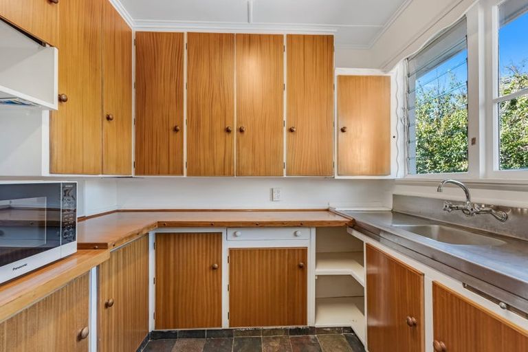 Photo of property in 21 Saint Leonards Road, Kelston, Auckland, 0602