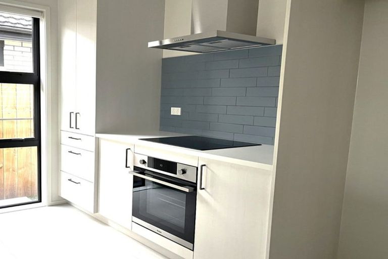 Photo of property in 47 Rorotu Avenue, Karaka, 2113