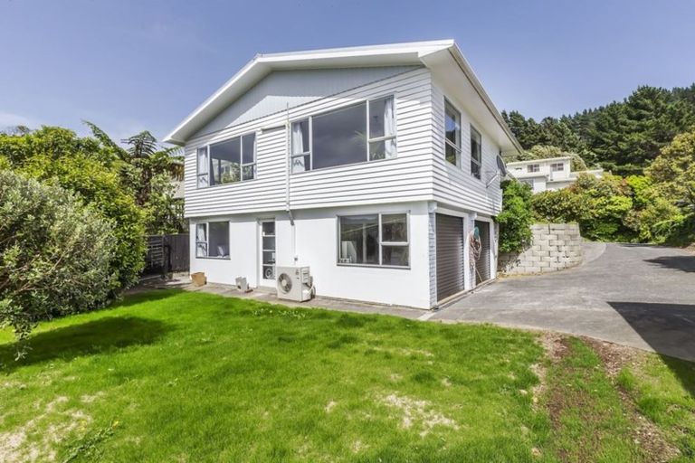 Photo of property in 19 Westhaven Drive, Tawa, Wellington, 5028