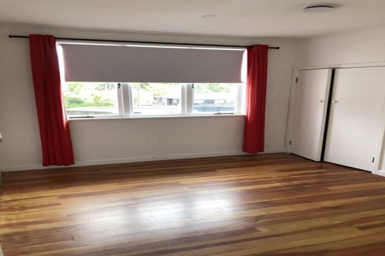 Photo of property in 12 Adriatic Avenue, Henderson, Auckland, 0612