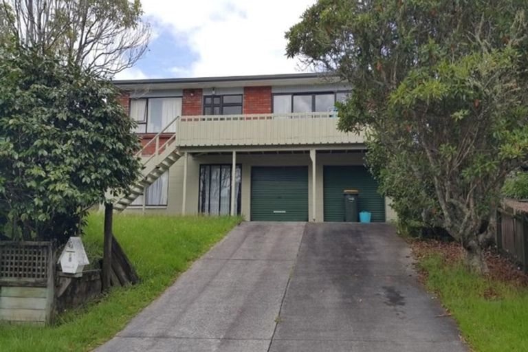 Photo of property in 8 Mahuta Grove, Northcote, Auckland, 0627