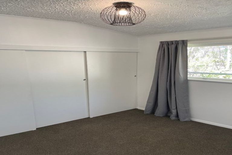 Photo of property in 37 Bird Grove, Stokes Valley, Lower Hutt, 5019
