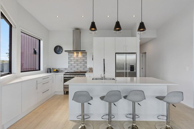 Photo of property in 1 Gallantry Crescent, Papakura, 2110