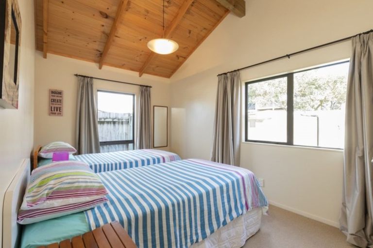 Photo of property in 15 Kitty Frazer Lane, Omaha, 0986