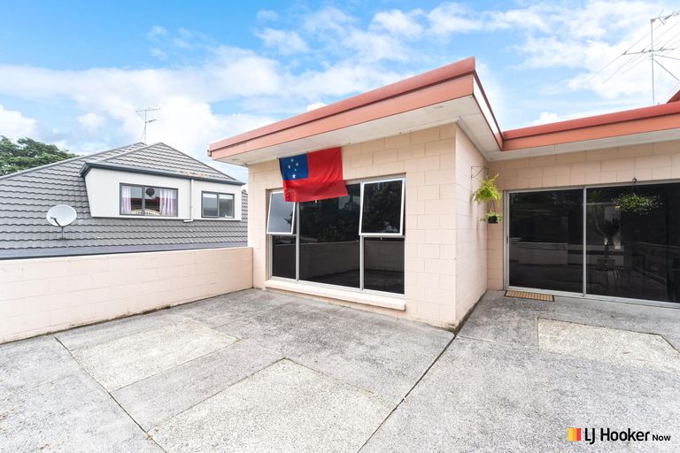 Photo of property in 52 Lawrence Crescent, Hillpark, Auckland, 2102