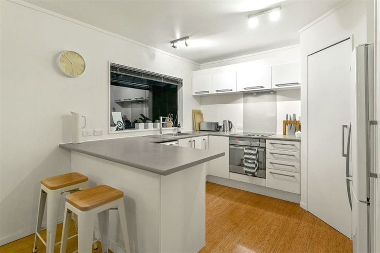 Photo of property in 1/55 Greenvalley Rise, Glenfield, Auckland, 0629