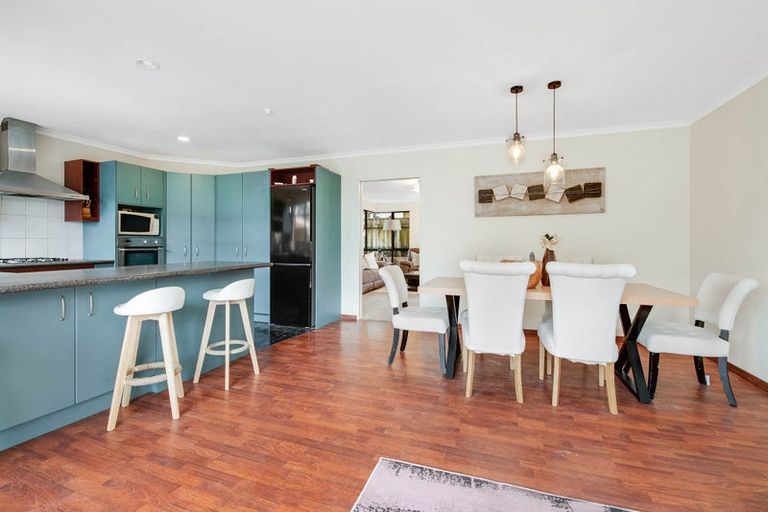 Photo of property in 26 Black Teal Close, Unsworth Heights, Auckland, 0632