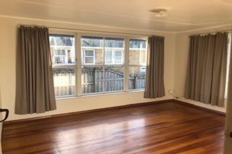 Photo of property in 131 Bruce Mclaren Road, Henderson, Auckland, 0612