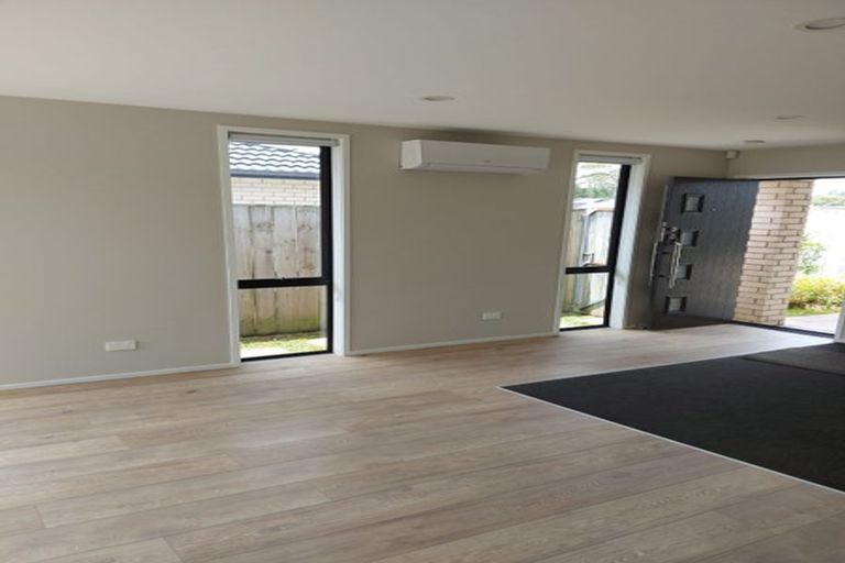 Photo of property in 15 Kahika Grove, Huapai, Kumeu, 0810