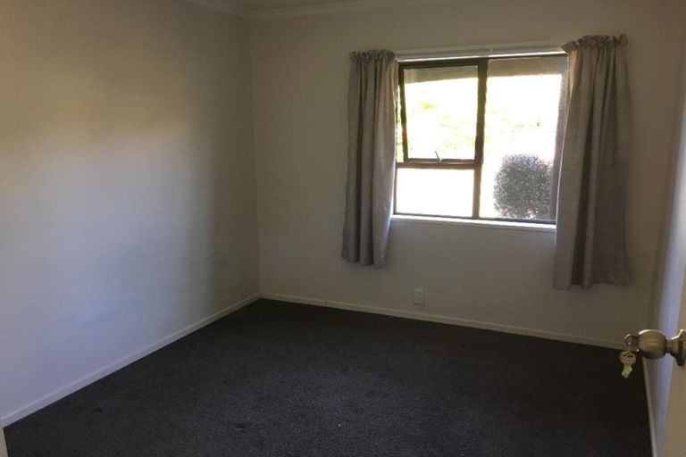 Photo of property in 33b Lochee Road, Upper Riccarton, Christchurch, 8041