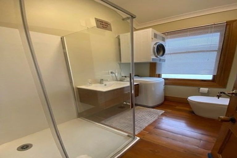 Photo of property in 104 Tinakori Road, Thorndon, Wellington, 6011