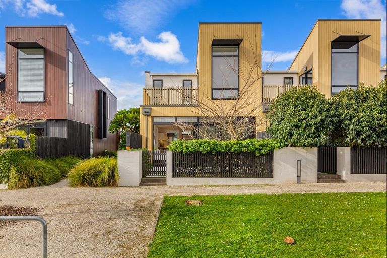 Photo of property in 6 Cochrane Road, Hobsonville, Auckland, 0616