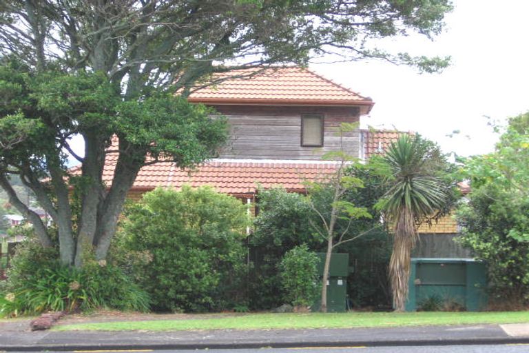 Photo of property in 4233 Great North Road, Glendene, Auckland, 0602