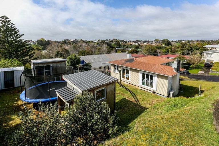 Photo of property in 7 Wiremu Place, Blagdon, New Plymouth, 4310