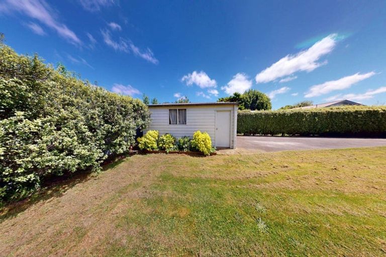 Photo of property in 41 Ellesmere Crescent, Highbury, Palmerston North, 4412