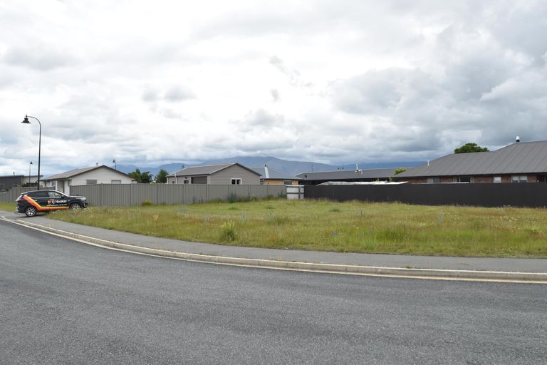 Photo of property in 2 Greenfield Place, Twizel, 7901
