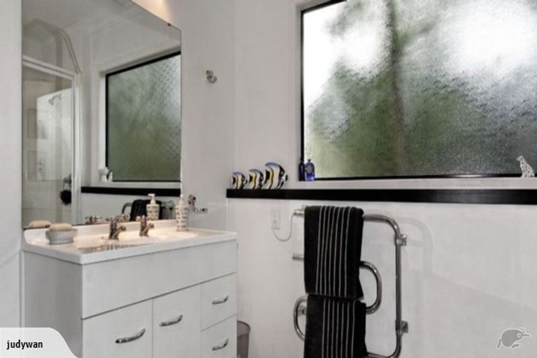 Photo of property in 144 Glengarry Road, Glen Eden, Auckland, 0602