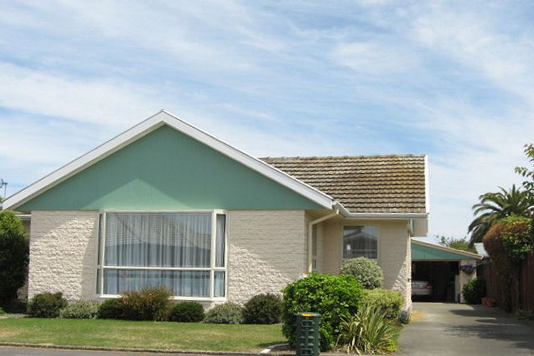 Photo of property in 27 Glenrowan Avenue, Avondale, Christchurch, 8061