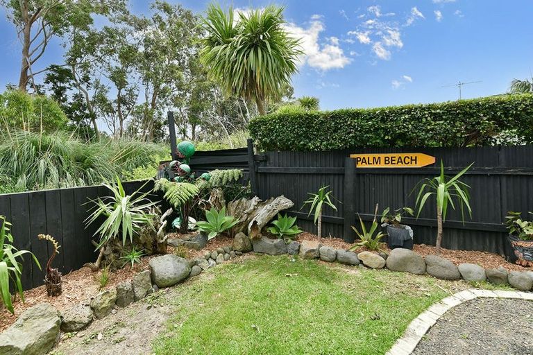 Photo of property in 4 Rere Place, Parakai, 0830