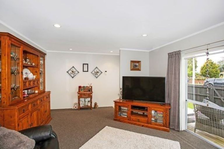 Photo of property in 3 Alpha Street, Papakura, 2110