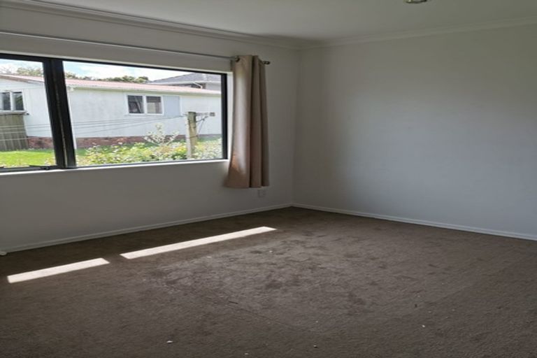 Photo of property in 21a Kirrie Avenue, Te Atatu South, Auckland, 0610