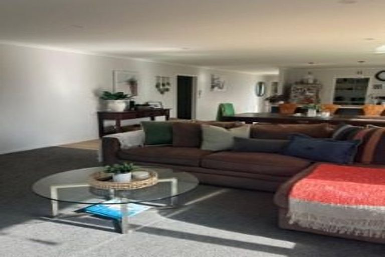 Photo of property in 6 Elizabeth Street, Cambridge, 3434