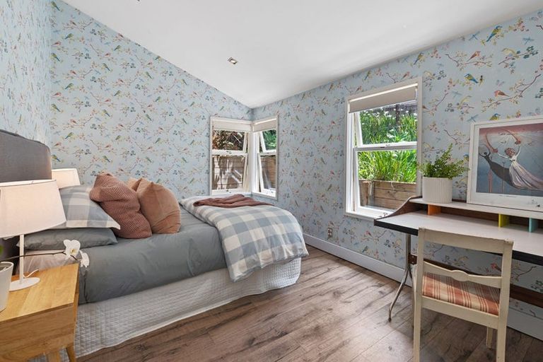 Photo of property in 95b Hinemoa Street, Birkenhead, Auckland, 0626