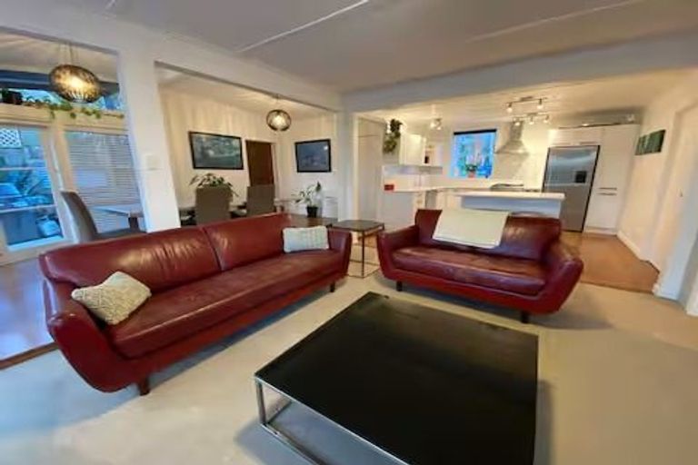 Photo of property in 4 Outlook Road, Greenhithe, Auckland, 0632