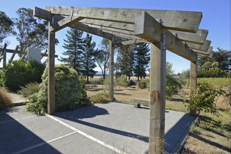 Photo of property in 1 Campbell Drive, Martinborough, 5711