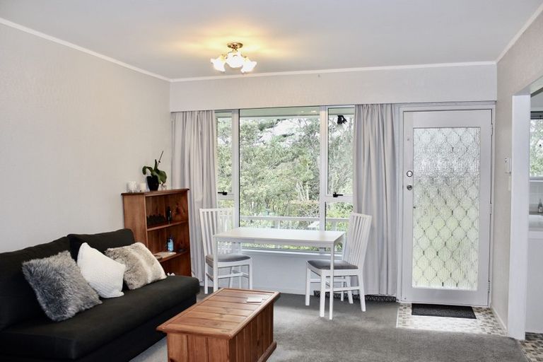 Photo of property in 2/70 Kaurilands Road, Titirangi, Auckland, 0604