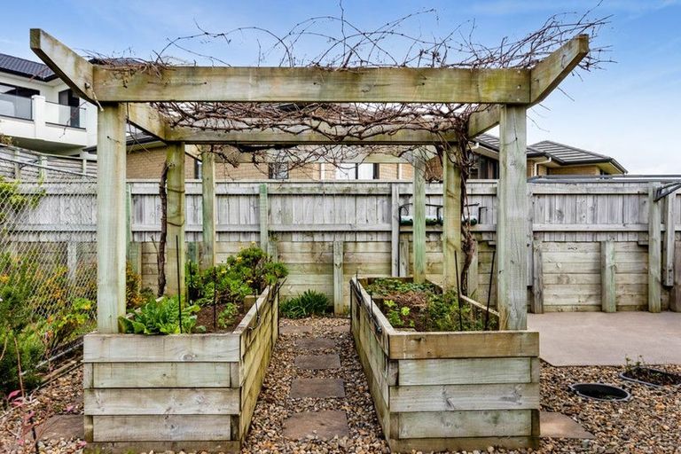 Photo of property in 72 Dillon Drive, Bell Block, New Plymouth, 4312