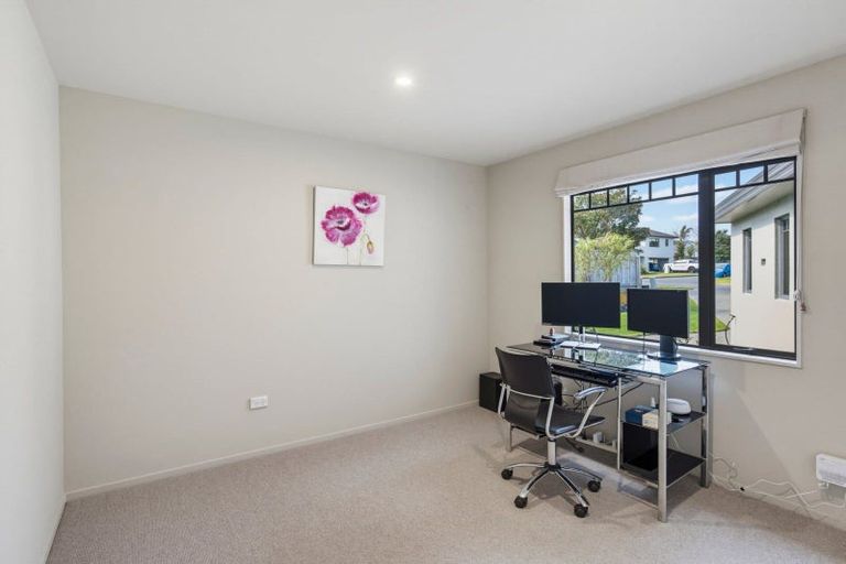 Photo of property in 16 Rifleman Lane, Paraparaumu Beach, Paraparaumu, 5032