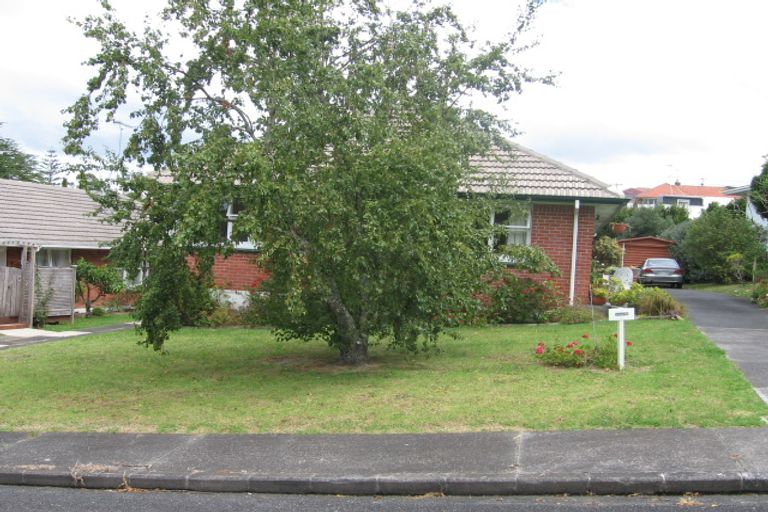 Photo of property in 1/7 Margaret Place, Milford, Auckland, 0620