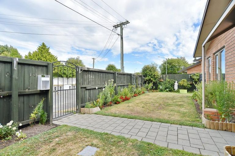 Photo of property in 14 Fulham Street, Islington, Christchurch, 8042